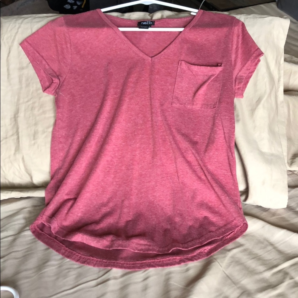 Red tee rue 21